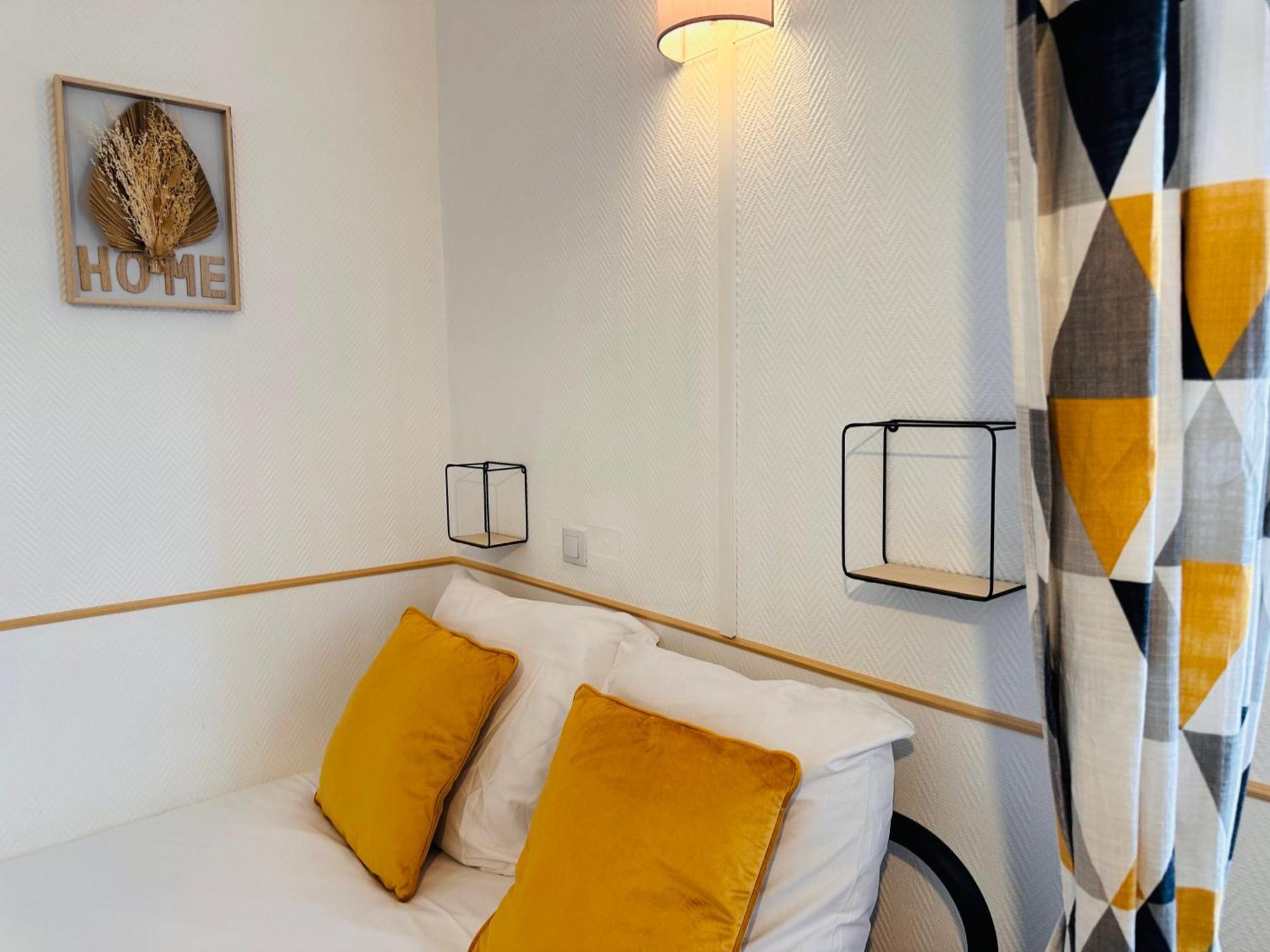 Orleans Centre Proche Gare - Appartement Fonctionnel Residence Calme Parking Prive Gratuit - Le Central Elegance Bagian luar foto